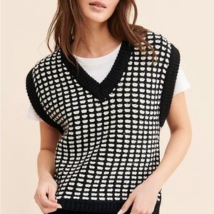 Find Me Now Romy Black and White Women's Sweater Vest Anthropologie size S